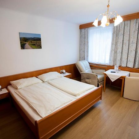 Hotel-Gasthof Martinek Baden Eksteriør billede