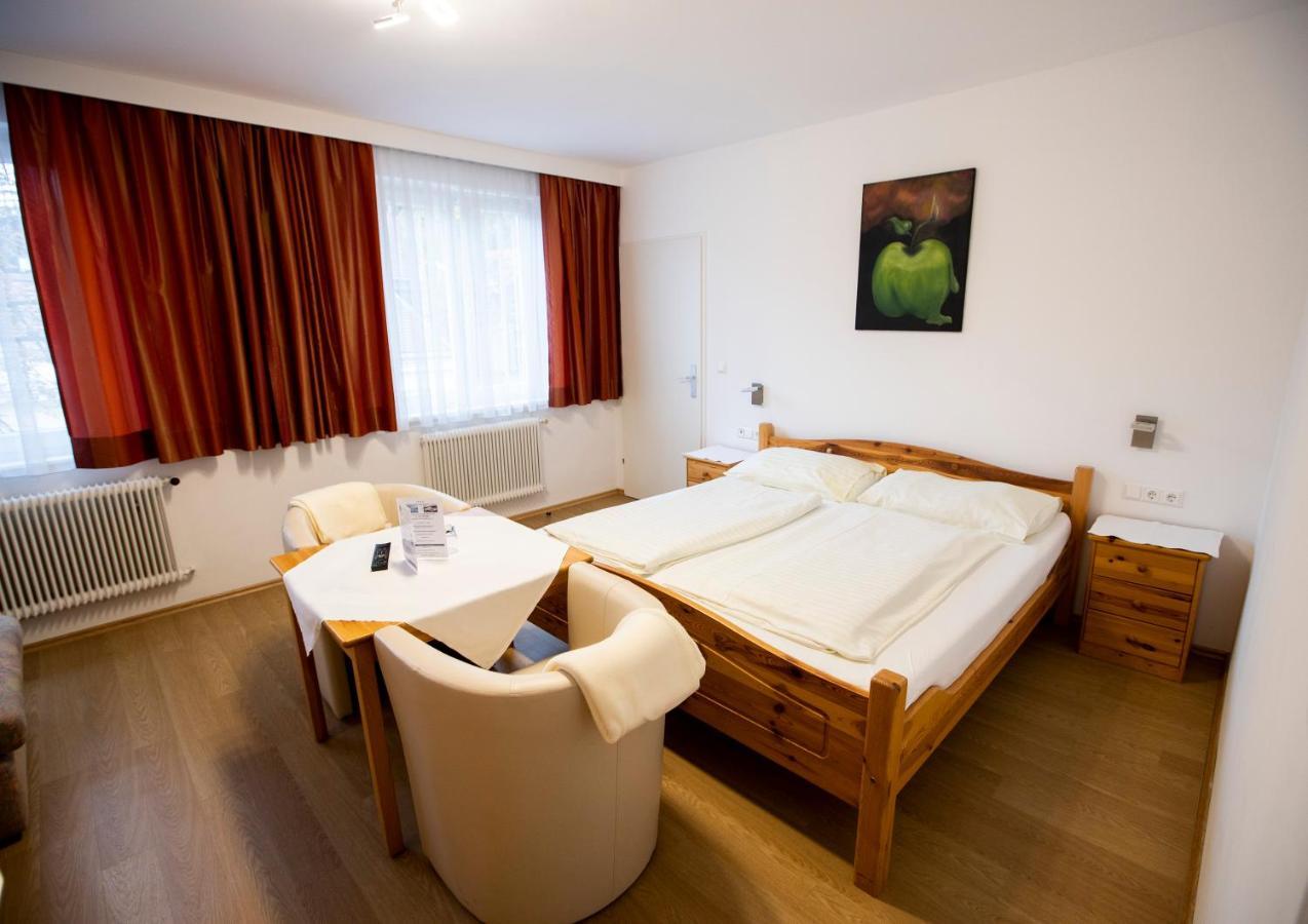 Hotel-Gasthof Martinek Baden Eksteriør billede