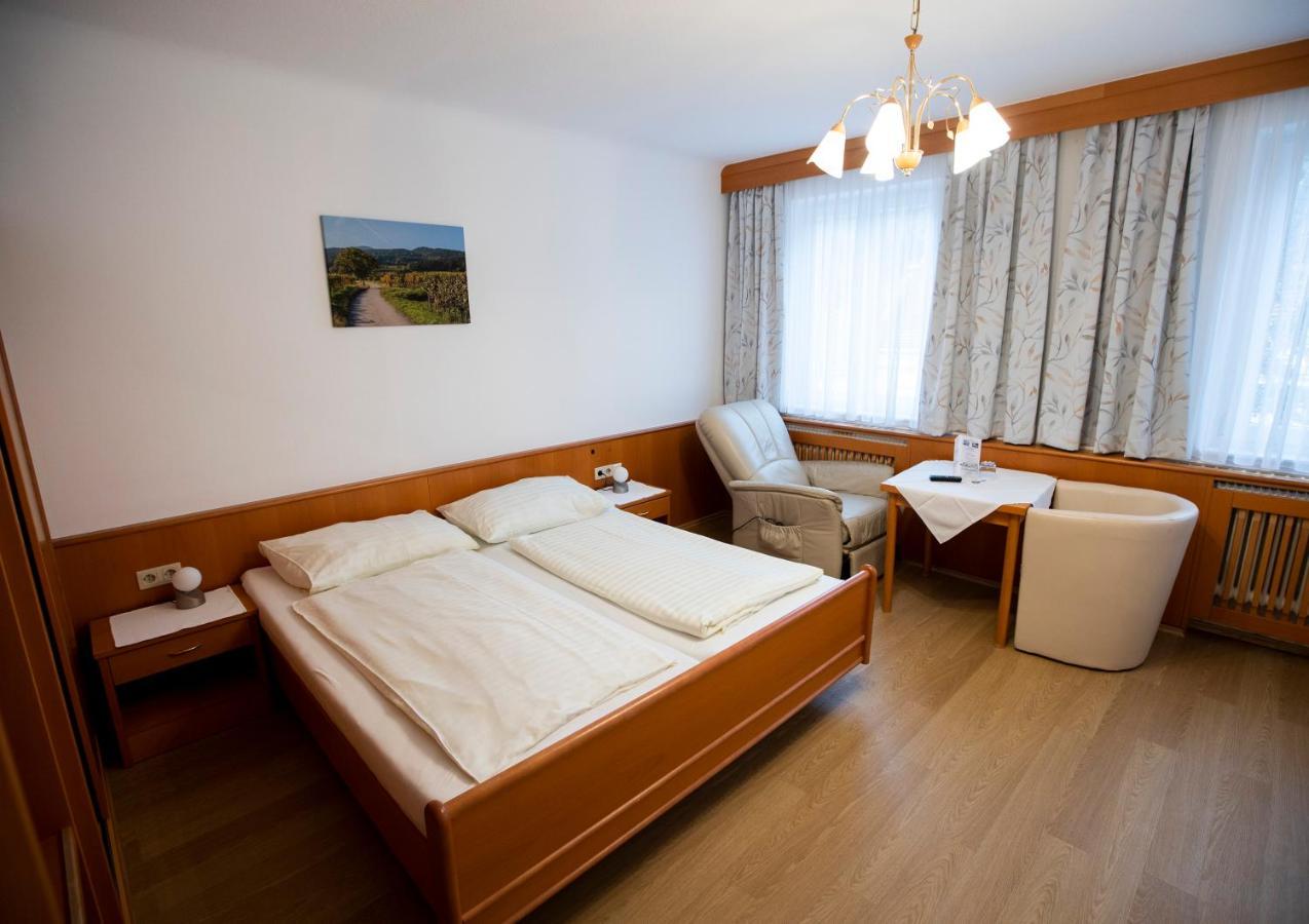 Hotel-Gasthof Martinek Baden Eksteriør billede