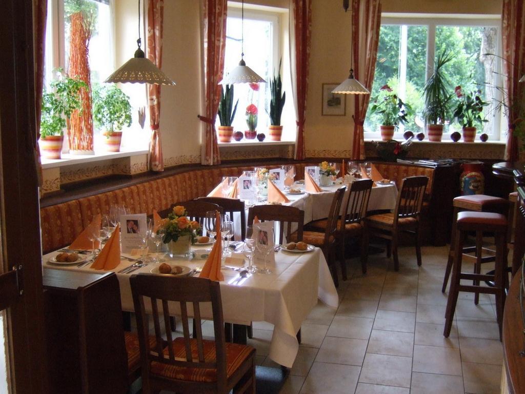 Hotel-Gasthof Martinek Baden Eksteriør billede