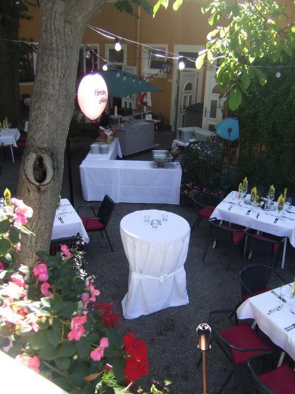 Hotel-Gasthof Martinek Baden Eksteriør billede